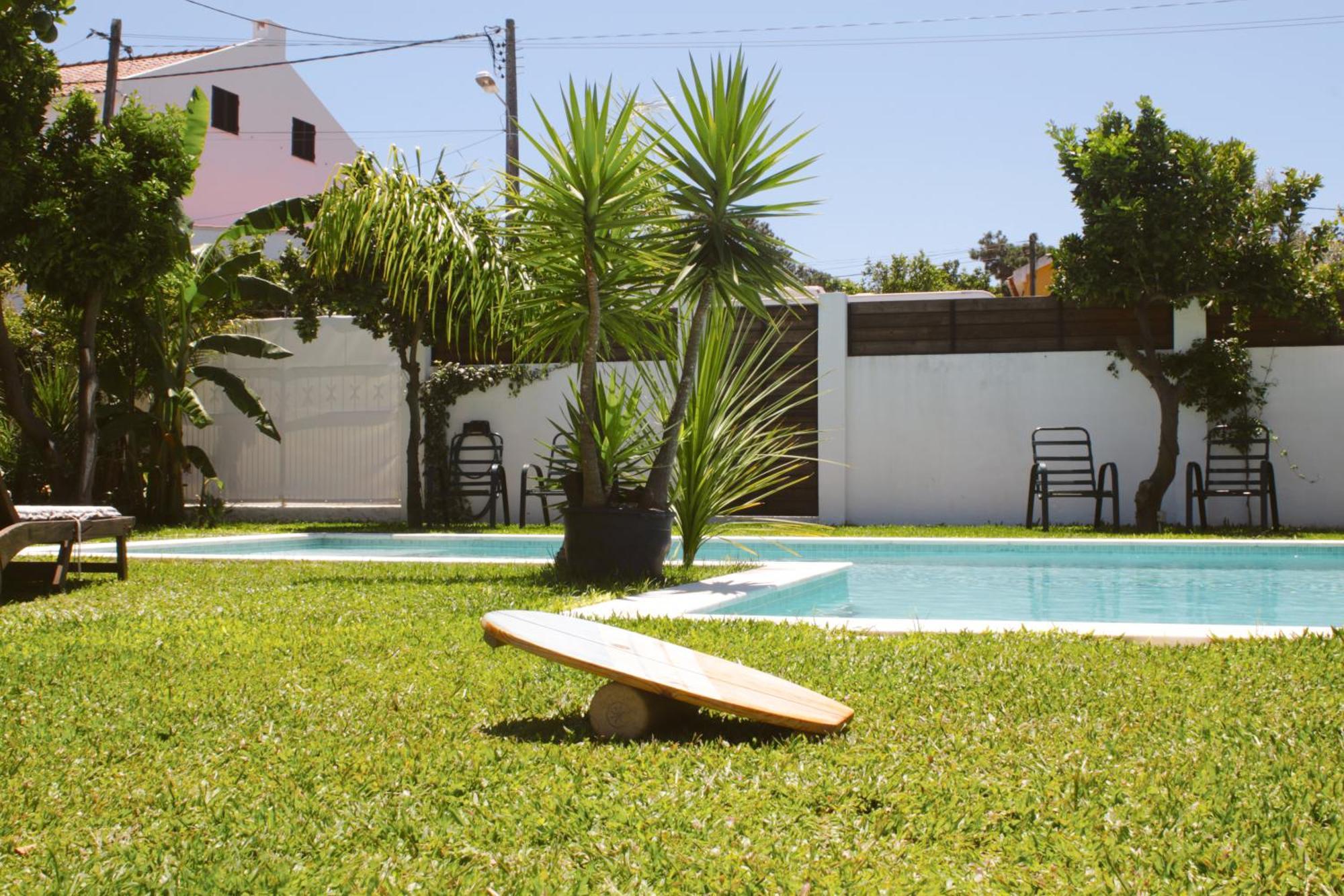 Vila Vale Guest House - Surf & Yoga تشارنكه المظهر الخارجي الصورة