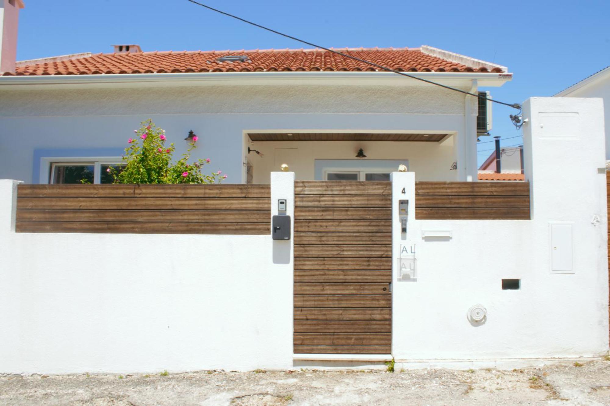 Vila Vale Guest House - Surf & Yoga تشارنكه المظهر الخارجي الصورة